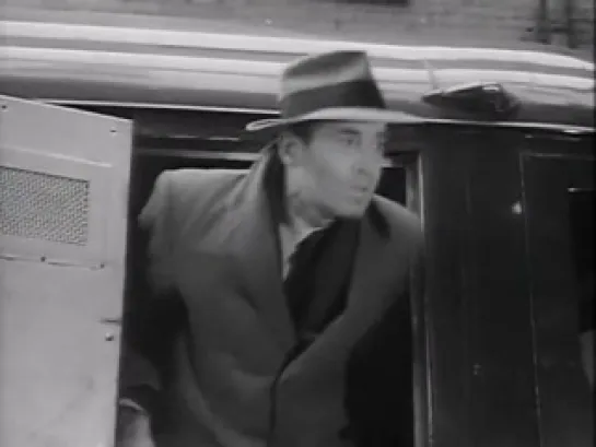 EXTRAÑOS EN UN TREN Alfred Hitchcock [1951]