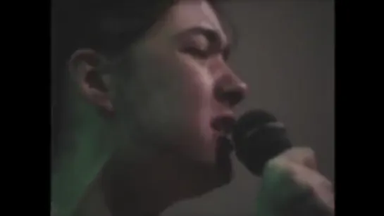 Bikini Kill - Feels Blind