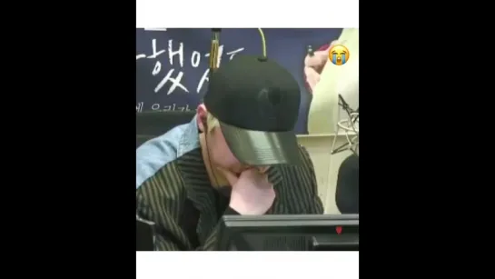 130418 hongki crying @ hongkira