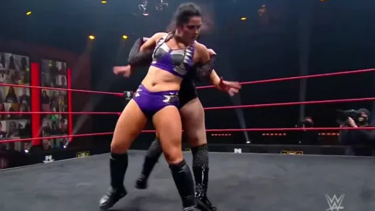 Aoife Valkyrie vs Lana Austin