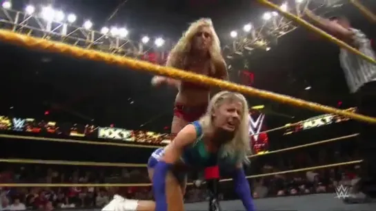 Charlotte vs Alexa Bliss