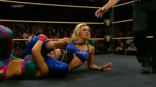 Charlotte (w/Sasha Banks) vs Bayley