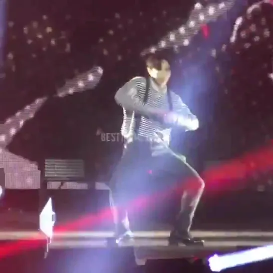 [FANCAM:TOUR] 191019 Концерт GOT7 «2019 World Tour: Keep Spinning» в Париже.