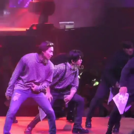 [FANCAM:TOUR] 191019 Концерт GOT7 «2019 World Tour: Keep Spinning» в Париже.