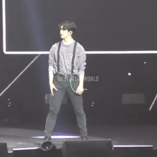 [FANCAM:TOUR] 191019 Концерт GOT7 «2019 World Tour: Keep Spinning» в Париже.