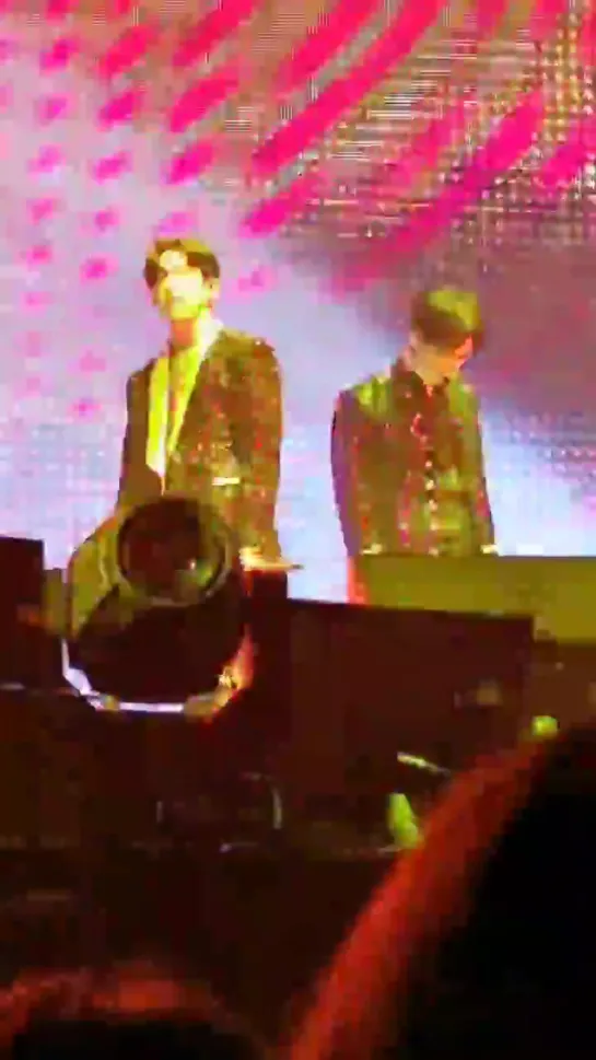 [FANCAM:TOUR] 190515 Концерт GOT7 «2019 World Tour: Keep Spinning» в Сеуле, Корея (День-1).