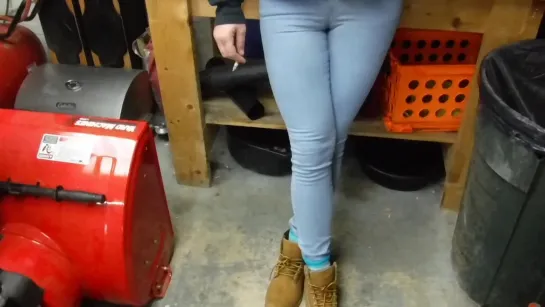 garage jeans pee