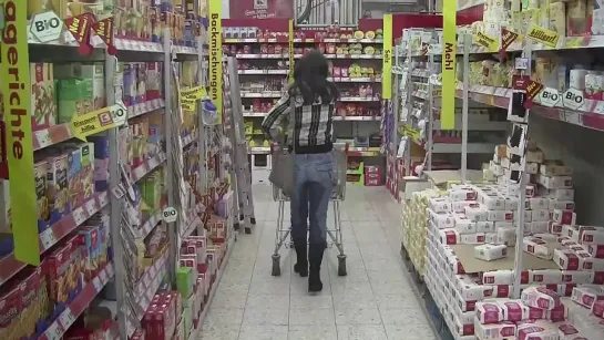 Pissing Jeans In The Supermarket