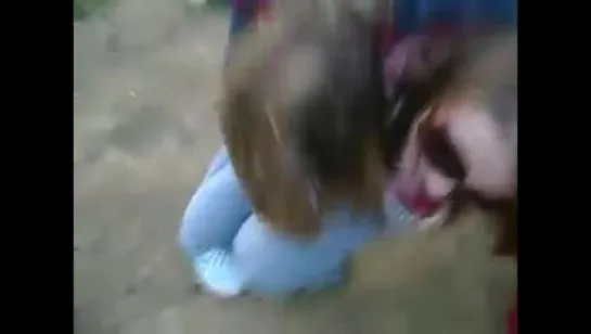 LITTLE GIRL PEES HER JEANS IN FRONT OF HER FRIENDS AND HER MOTHER