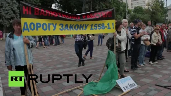 03-07-2015.В Киеве недовольные налогами активисты заблокировали все выходы из здания Верховной рады