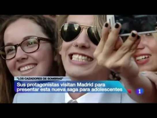 CAZADORES DE SOMBRAS - Premiere MADRID - Lilly Collins - James Campbell - Robert Sheehan