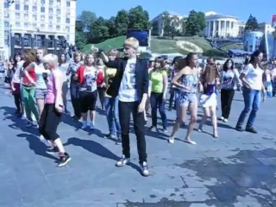 [COVER] K-Pop Flashmob in Ukraine