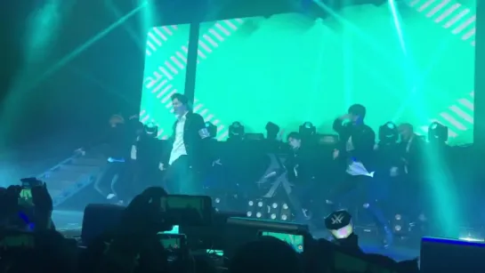 [VK][24.07.2017][Fancam]  The 1st World Tour: Beautiful in Los Angeles D-2