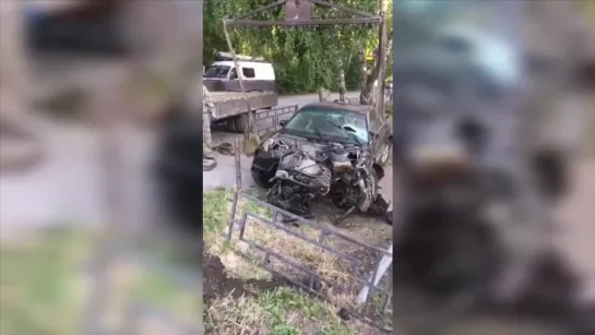 В Ачинске водитель «Ауди» пытался скрыться от сотрудников ГИБДД и попал в аварию