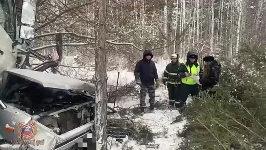 В Красноярском крае водитель выехал на встречку и погиб в ДТП