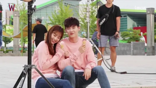 Han Hyo Joo and Lee Jong Suk - W Two Worlds Matching couple Sweaters BTS