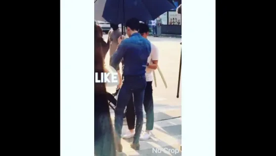 Videos FanCam- [10.07.16] LeeJongSuk @ “W-Two Worlds” Filming Set 20)