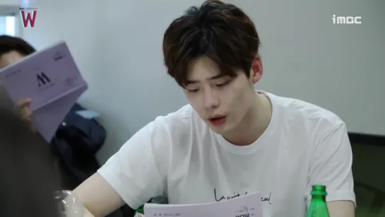 Script reading W LeeJongSuk HanHyoJoo