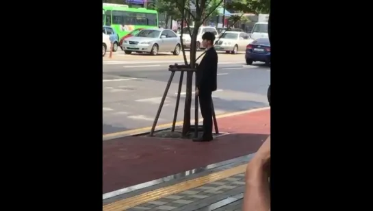 Videos FanCam- [10.07.16] LeeJongSuk @ “W-Two Worlds” Filming Set 7)