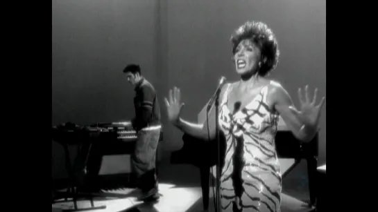 Propellerheads – History Repeating (feat. Miss Shirley Bassey)