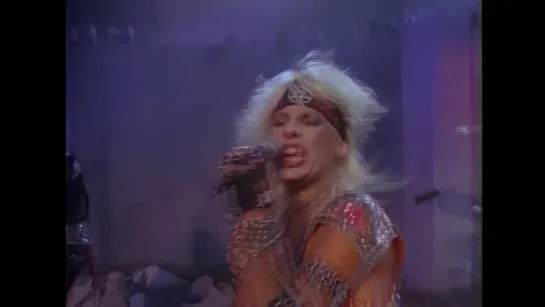 Mötley Crüe - Looks That Kill (Official Music Video)