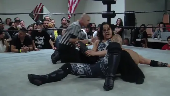 Taya Valkyrie vs Shayna Baszler