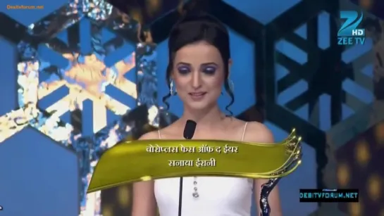 Sanaya Irani wins Face of The Year - 6th Boroplus Gold Award [2013]