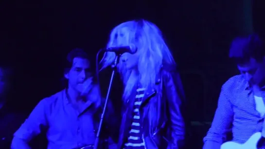 Mark Ronson & Alison Mosshart Dreams [Fleetwood Mac Fest]