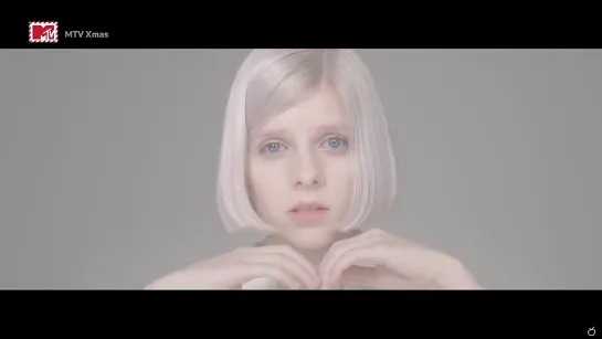 Aurora - Half The World Away (MTV Germany) MTV Xmas