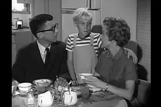 Деннис-мучитель / Dennis the Menace, (1959–1963) сезон 3 серия 13  /s03e13-dennis-bank-account