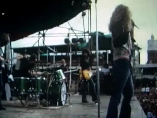 Led Zeppelin - Immigrant Song (Live)