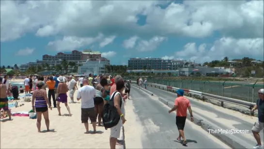 St Maarten Crazy Takeoff Landing 747 A340 etc. (Full HD 1080p !)