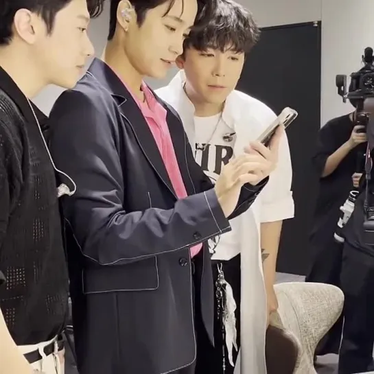 22.05.23 instavid skullhong12