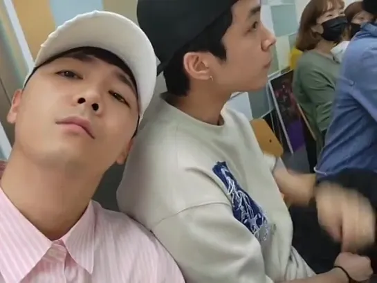 04.08.22 instavid skullhong12