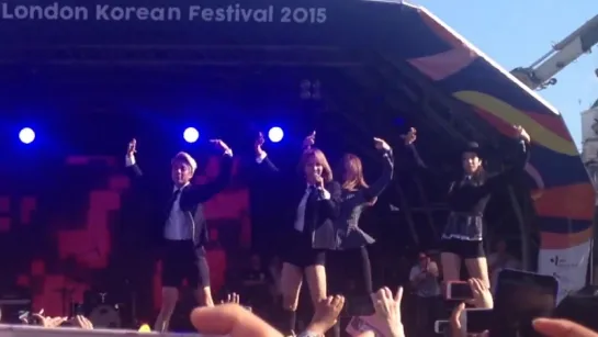 f(x) - Red Light - London Korean Festival