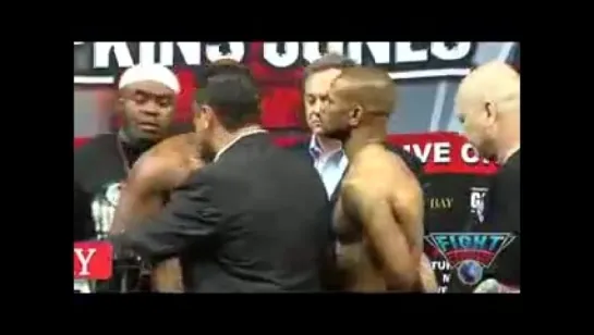 !!!Hopkins vs. Roy Jones jr. (II WEIGH IN)!!!