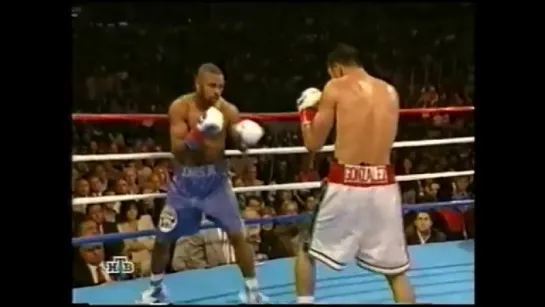 2001-07-28 Roy Jones Jr vs Julio Gonzalez (WBC, WBA-Super, IBF, IBO, vacant IBA, WBF & NBA Light Heavyweight Titles)