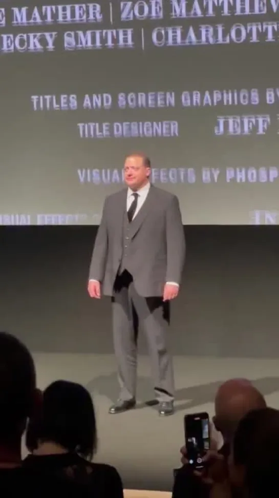 Brendan Fraser receives a massive standing ovation at the premiere for THE WHALE