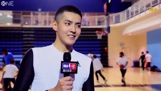 [РУС.САБ] 160214 Kris (Wu Yifan) NBA All-Star Celebrity Game Practice