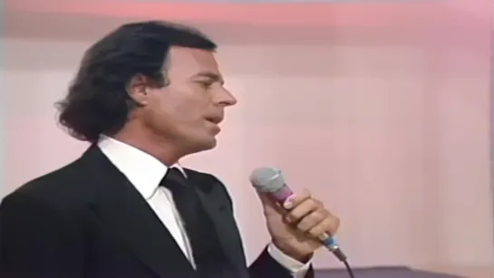 Julio Iglesias - 33 Años