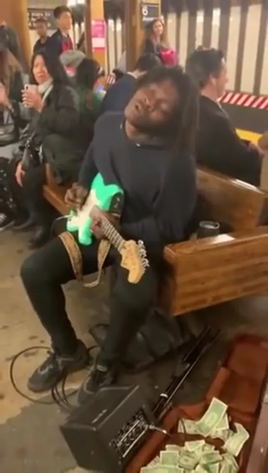 jalib johnson - This Is A Mans World   [New York Street performer 05-2019]