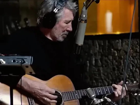 Roger Waters - Wish You Were Here (for Julian Assange)  • 2022 Acoustic