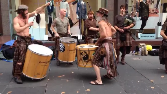 Clanadonia - Awesome Scottish street music  • 2013