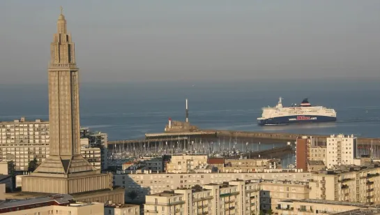 léglise St Joseph - Le symbole de la renaissance du Havre  (2016)