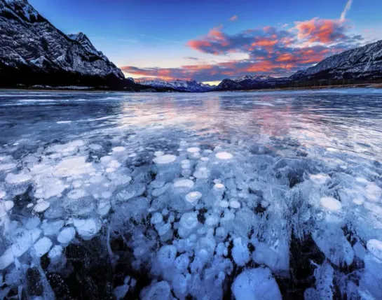 Канада,  Озеро Эйбрахам зимой  /  Abraham Lake. Canada