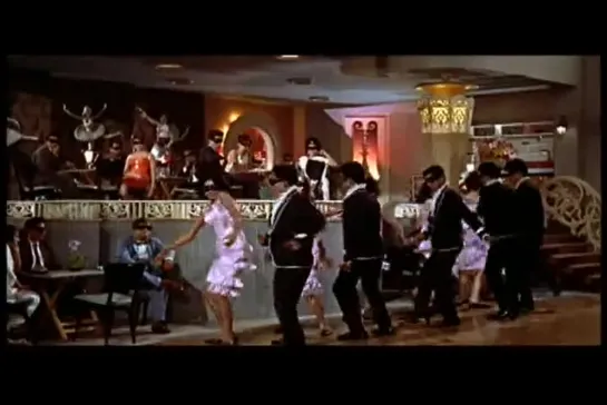 1965.  Jaan Pehechaan Ho  [Clip from Gumnaam]