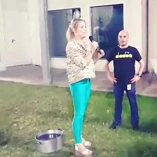 Мариана Селигманн #IceBucketChallenge