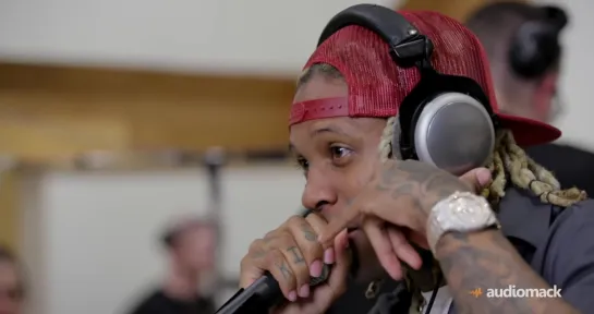 Lil Durk Performs “No Auto Durk“ With Live Orchestra