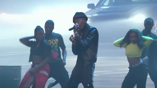 Lil Baby performs "Woah" for the Tonight Show