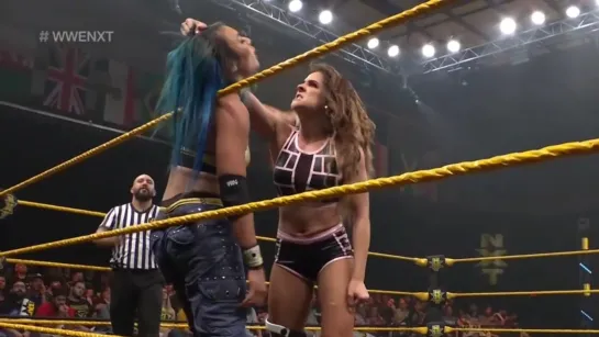 Mia Yim vs Dakota Kai (w/Raquel Rodriguez)